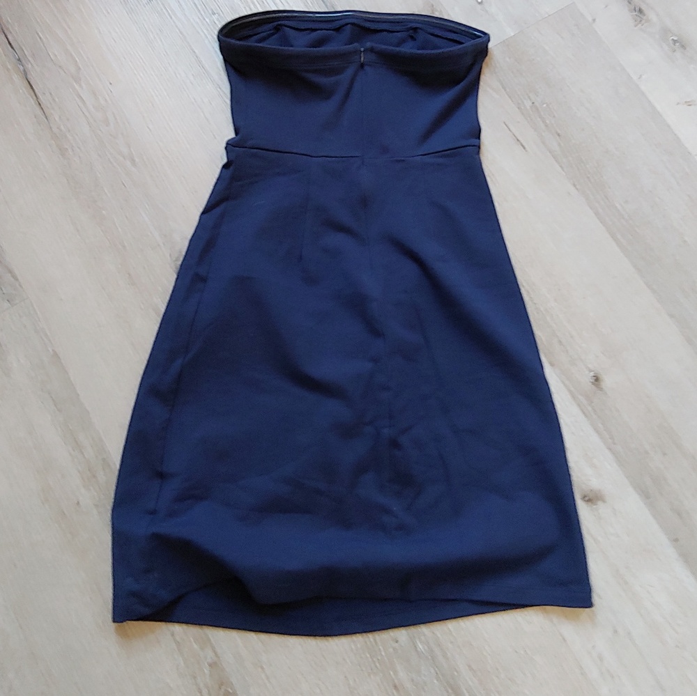 Clothes - Picture 2 of 3